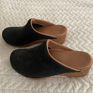Sanita clogs